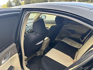 Honda: Honda Accord sedan - Korpus: 4 qapılı sedan, qara rəng - Mühərrik — 7