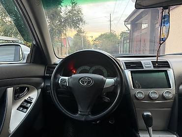 Продажа авто: Toyota Camry: 2010 г. — 5