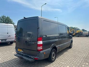 sprinter 4 4: Mercedes-Benz Sprinter 2.2 цельнометаллический фургон (средний база — 4