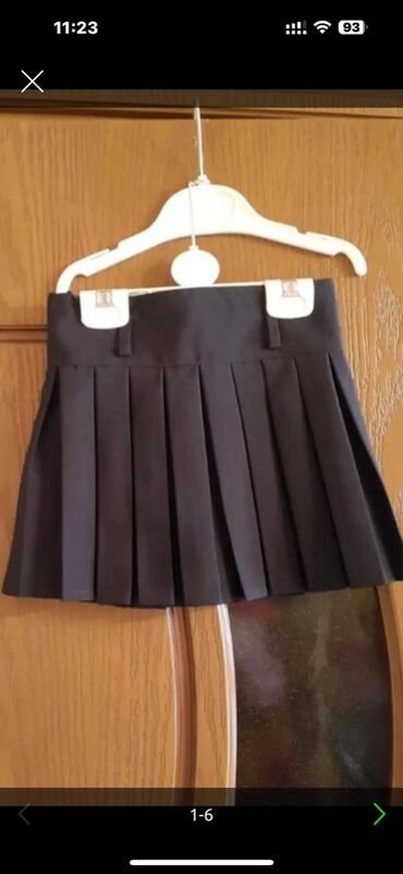 Çantalar: Şaftalı rəngli, düzbucaqlı formalı klaç çantası. Çanta qızılı rəngli — 5