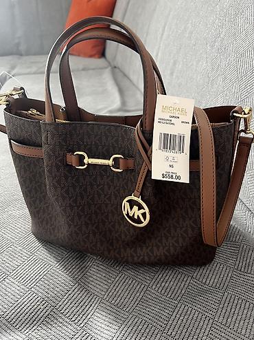 сумки мк: Женская сумка-тоут Michael Kors (логомонограмма MK) - Модель — 3