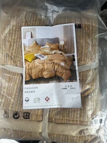 Комплекты постельного белья: Комплекты постельного белья (несколько расцветок) 1.5 спалки и 2х — 19