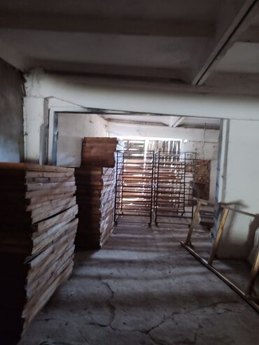 Другая коммерческая недвижимость: Продаётся земельный участок 30 соток. На территории имеется здания 500 — 4