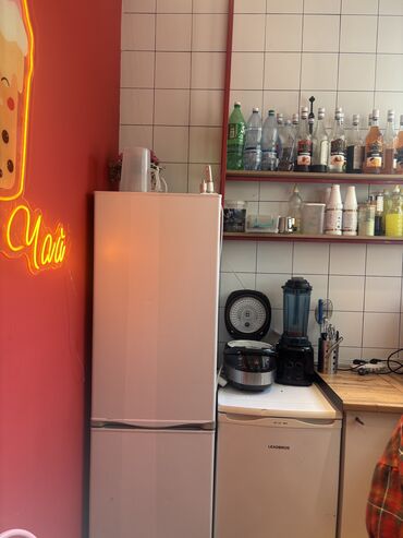 продаются полдом пишпек: Продаются 2 точки продажи бабл ти и кофе (кофейня), расположенные в