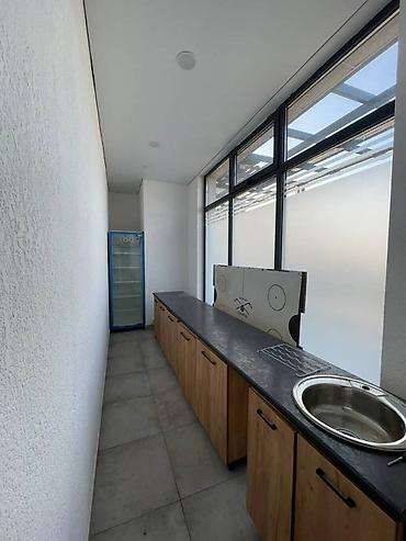 Аренда офисов: Аренда офисов, 123 м², В жилом комплексе, С отдельной кухней, С отдельным входом, С отдельным сан узлом — 3