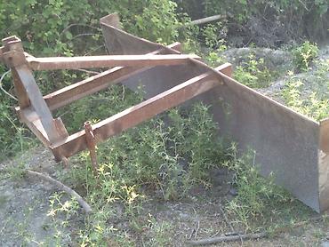 satdiq traktorlar: Traktor üçün arxa bıçaq (grader blade) qoşması - Üç nöqtəli asqı — 2