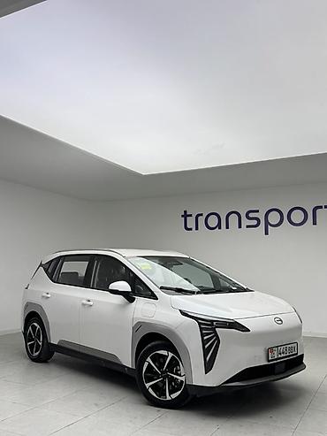 сонг плюс 2026: Электромобиль GAC Aion Y Plus, белый хэтчбек/кросс-хэтч. Ключевые — 1