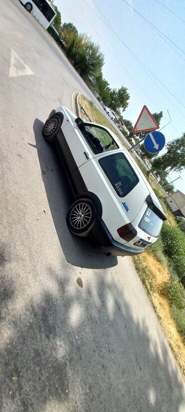 авто абмен: Volkswagen Golf: 1994 г., 1.6 л, Механика, Бензин, Купе