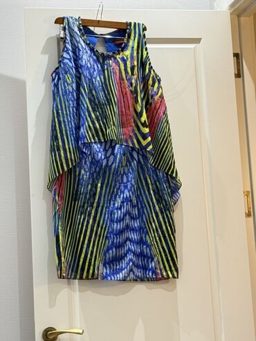 Dəstlər, kostyumlar: Heresi bir iki defe geyilib, S/M, M/L olchulerdir. Qitmeti 30-50 — 9