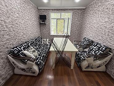 Qonaq otağı üçün yumşaq mebel dəsti - Tərkib: 1 ədəd üçnəfərlik divan