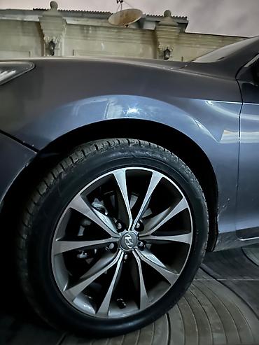 hyundai r17 disk: İşlənmiş Disk təkər Hyundai 245 / 45 / R 18, 5 Boltlu — 2