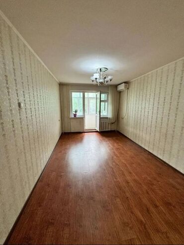 купить квартиру в 10 микрорайоне: 3 комнаты, 58 м², 104 серия, 2 этаж, Старый ремонт