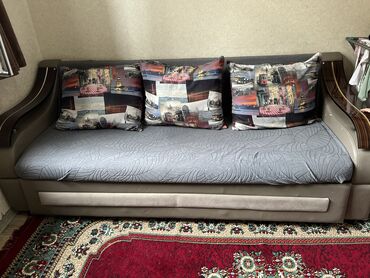 кожанная мебель: Диван-кровать, цвет - Серый, Б/у