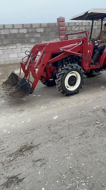 Другие мини-тракторы: Фронтальный мини-трактор, красный, с навесным погрузчиком Описание: - — 9