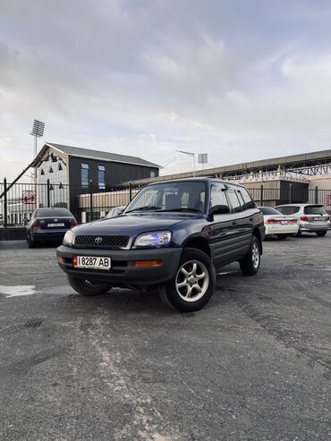 рабочая машина: Toyota RAV4: 1995 г., 2 л, Автомат, Бензин