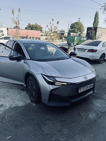 wuling mini ev: Toyota bZ3: 2023 г., Электромобиль, Седан — 6