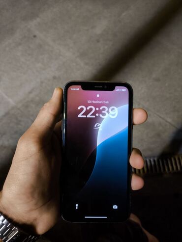 Apple iPhone: IPhone 11, 128 GB, Jet Black, Simsiz şarj, Face ID, Sənədlərlə