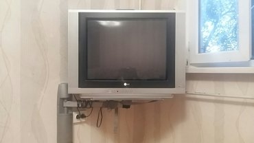 тв не: Телевизор LG 82см с подставкой. Оригинал. Не был в ремонте. Есть ПДУ