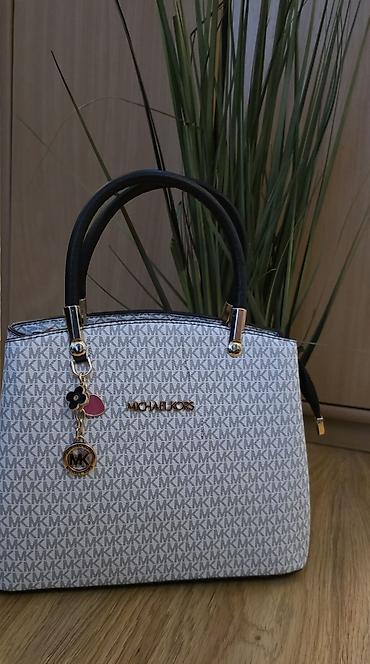 Modni rančevi: GUESS LOUISS VUITTON MICHAEL KORS. Elegantne damske torbe – crna — 10