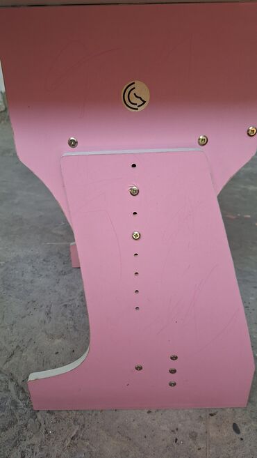 Uşaq masaları: Çox istifadə olunmayıb üstünə kitab yığılıb. Sadəcə işlədilmiyib deyə -da lalafo.az — 6 Uşaq masaları: Çox istifadə olunmayıb üstünə kitab yığılıb. Sadəcə işlədilmiyib deyə — 6