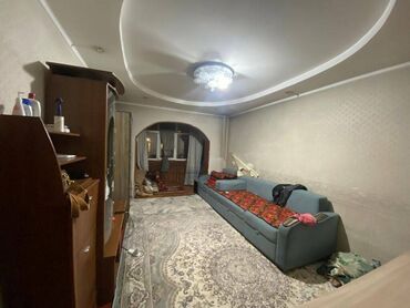 эмарк жибек жолу: 3 комнаты, 64 м², 105 серия, 2 этаж, Старый ремонт