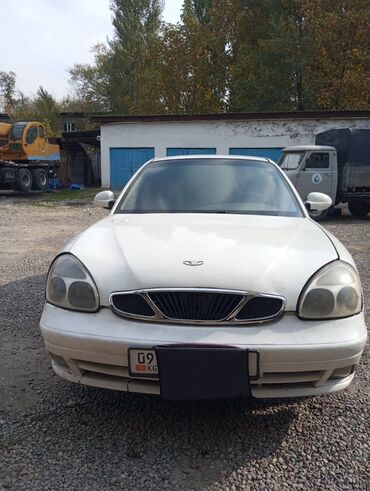 машина субари: Daewoo Nubira: 1999 г., 1.5 л, Механика, Бензин, Седан