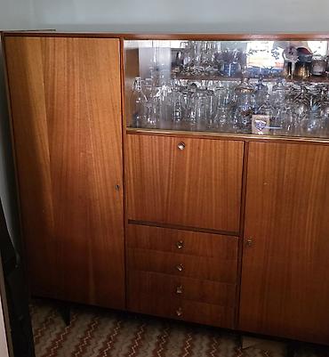 trpezarijske komode i vitrine: Vintage dnevni set – mid century 1960 vitrina sa kredencem, klub sto i — 7