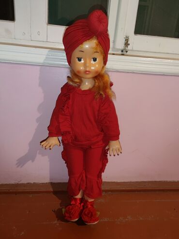barbie kuklaları: Sovet nina kuklası, əla vəziyyətdədi, yeriyir. Gözü yumulub açılır 70