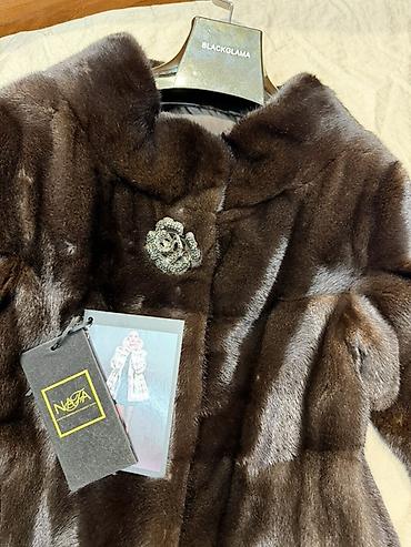 скупка шуба: Роскошная норковая шуба из аукционного меха Black NAFA в насыщенном — 3