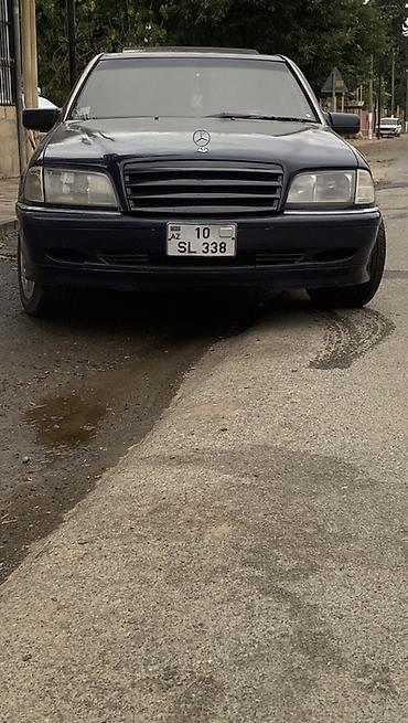 Mercedes-Benz: Mercedes-Benz sedan - Korpus: 4 qapılı sedan, tünd rəng - Salon — 4