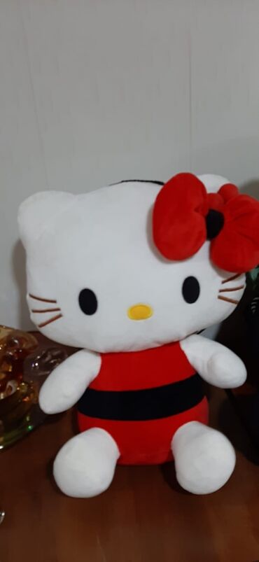 uşaq üçün toy donları: Hello Kitty və panda yumşaq oyuncaqları. Hər ikisi yaxşı vəziyyətdədir