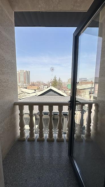 Продажа коттеджей и домов: 📍 Бишкек, ул. Бектенова Продаётся абсолютно новый дом премиум-класса — 8