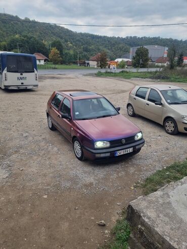 Volkswagen: Volkswagen Golf 3, hečbek sa 5 vrata. Na autu odradjena komplet — 2