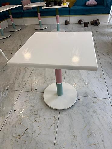 masa restoran: Kvadrat formalı kafe/ restoran masası 11 ədəd mövcuddur - Üst səth — 1