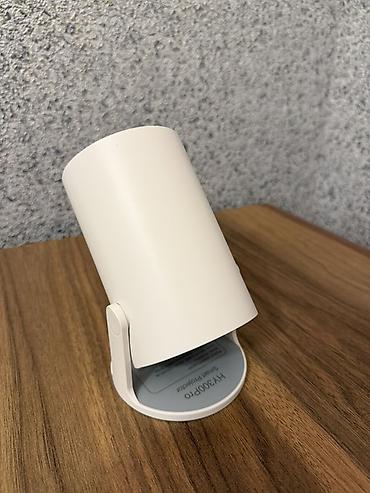 mini proyektor: Mactrem HY300 Pro mini proyektor - Kompakt, silindrik gövdəli dizayn; — 2