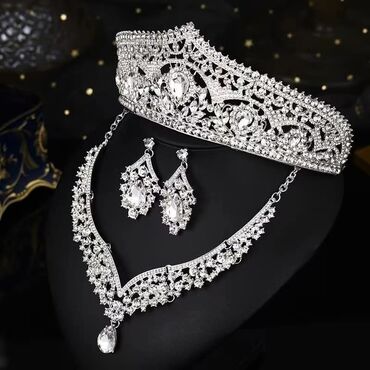 Setovi nakita: ⚡Setovi 
⚡Kruna, mindjuše, ogrlica
⚡Cena 2800 din — 7