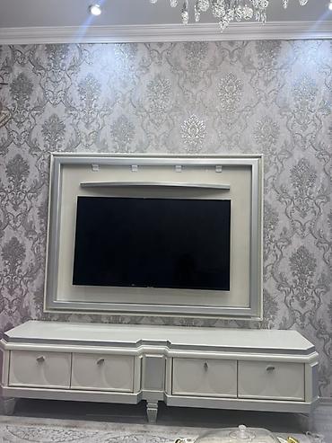 İşlənmiş, Düz TV altlığı, Polkasız, Laminat