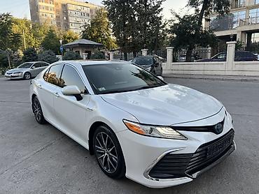 Toyota Camry: 2021 г., 2.5 л, Автомат, Гибрид, Седан