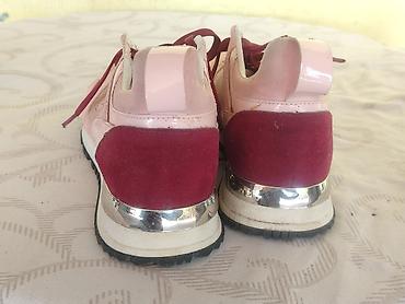 tods mokasine: Louis Vuitton Run Away roze patike - veličina 37 (Replika) Na prodaju — 6