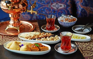 Ofisiantlar: Ofisiant tələb olunur, Fast food, Gündəlik ödəniş, 18-29 yaş, 1 ildən az təcrübə