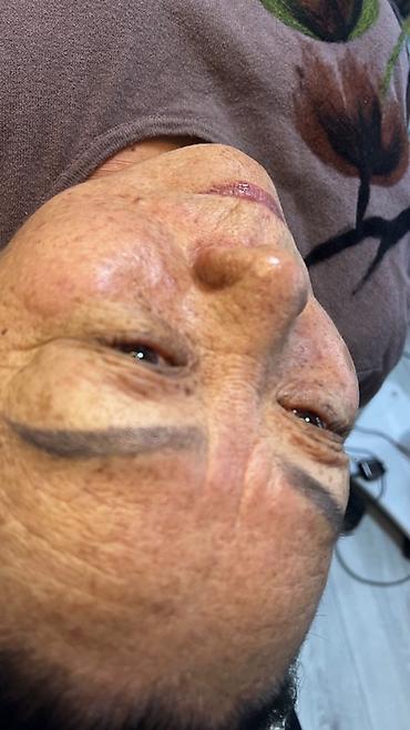 живота: Мужская депиляция воском и уход за кожей Услуга: - Профессиональная — 7
