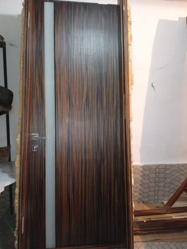 5 eded qapi satilir. 1 ededi 70 azn. Mdf. Olcu 2.10. en 82. Unvan 4