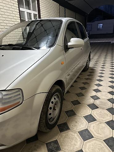 Chevrolet: Chevrolet Aveo: 2004 г., 1.4 л, Механика, Бензин, Хэтчбэк — 2