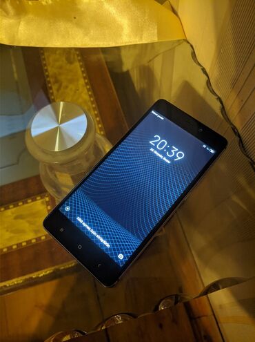 Digər mobil telefonlar: Smartfon – Android Xüsusiyyətlər: - Sensorlu ekran, ön kamera və arxa — 3