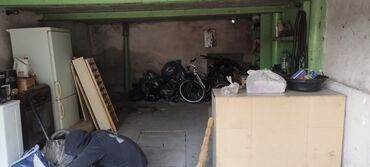 срочно продаю участок газ канализация есть: 24 м², Кирпичный | Смотровая яма, Охрана, Подвал, погреб