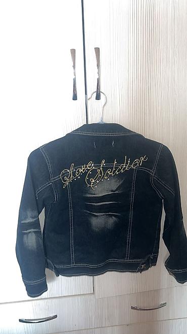 Верхняя одежда: Джинсовые куртки на 5-6 лет В отличном состоянии, носили мало так как — 6