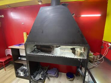 Mağazalar: Nərimanov metrosunun yaxınlığında yerləşən ümumi sahəsi 20 kv,m — 21