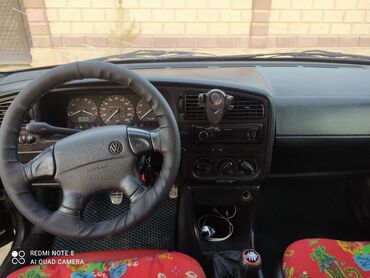 Volkswagen: Volkswagen Passat: 1994 г., 1.8 л, Механика, Бензин, Универсал