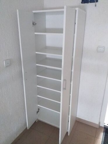 Ormari: -Cipelarnik se izradjuje od Univera debljine 18mm Belom dekoru i Tamna — 3