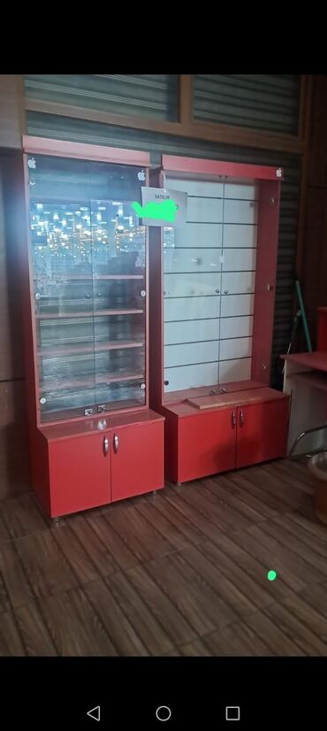 ПО для бизнеса: Стеклянная витрина-шкаф